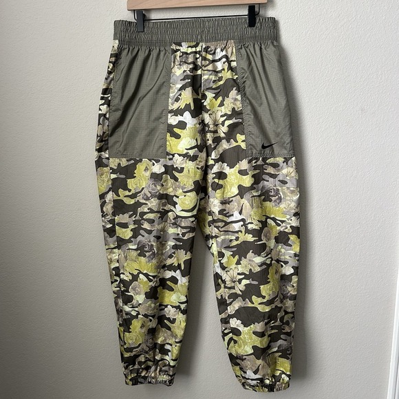 Nike Pants - Nike Womens Floral Camo Ripstop Joggers Easy Woven Pants Size L Olive
